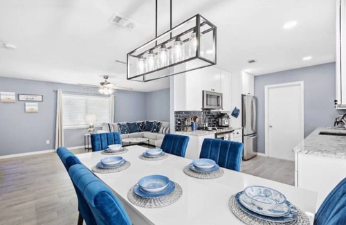 Melbourne House | NEWLY The Azure Paradise 3br POOL Home!