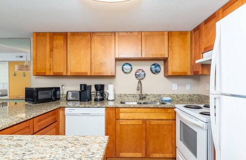Midtown Ocean City Condo | NEWLY UPDATED! 2BR Condo Blocks to the Boardwalk