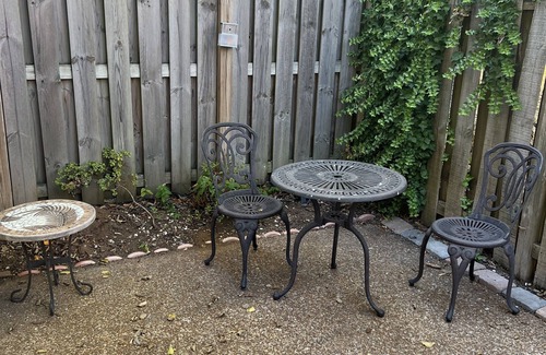 Franklin House | Newly updated 2br townhome