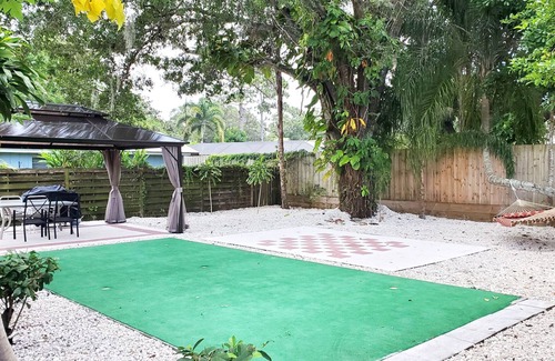 Bee Ridge House | Newly Updated 3Beds 3Baths Plus Fun Backyard