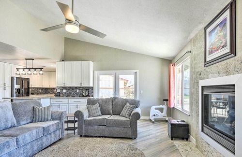 Golden Hills House | Newly Updated, Dog-Friendly Peakview House!