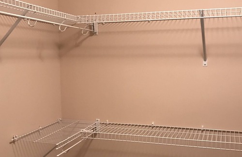 Hendersonville Apartment | Newly Updated Hendersonville Main Street Efficency 6th Floor Skyland Building