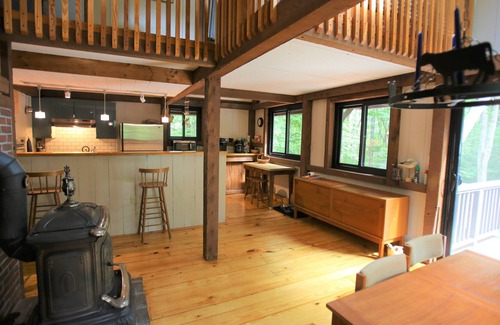Grantham House | Newly updated home in quiet area of Eastman.