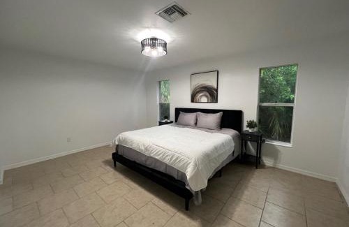 North Port House | Newly updated house on huge lot