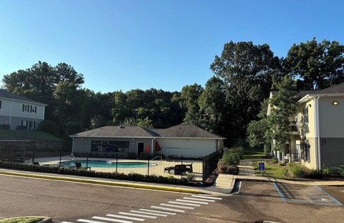 Oxford Condo | Newly updated unit, close and convenient to Oxford Square and Campus.