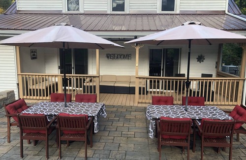 Farmington House | Newly Updated with Outdoor Entertainment Spaces