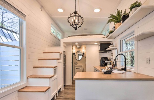 Newnan House | Newnan Tiny Home w/ Fire Pit & Charcoal Grill