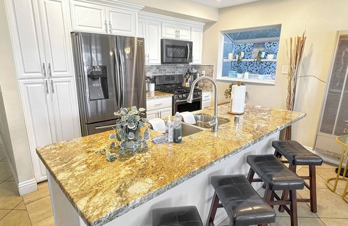 Balboa Peninsula House | Newport Beach House on the Oceanfront, Great Beach and Bay Access