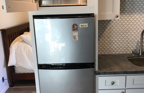West Newport House | Newport Getaway, short walk to the beach, shopping, pier, harbor, and much more!