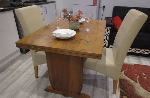 Newport Apartment | Newport rental property,Furnished studio Near train station Free Wifi-Parrking.