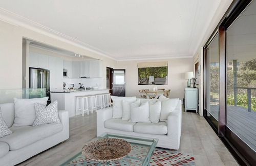 Newport House | Newport Surf Break by Beach Stays - stunning ocean views