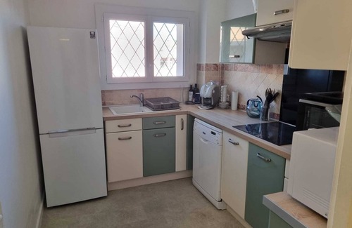 Sainte-Maxime City Centre Apartment | News 5 mn walk from the beach 3* property in town center NEW CLIM near ST TROPEZ