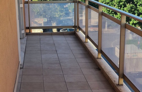 Sainte-Maxime City Centre Apartment | News 5 mn walk from the beach 3* property in town center NEW CLIM near ST TROPEZ