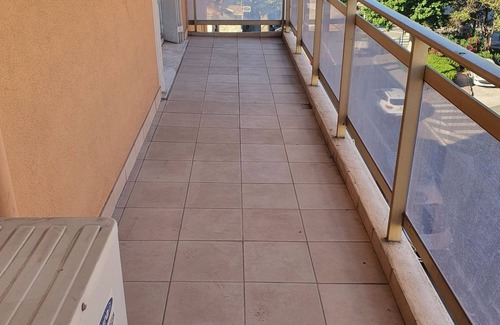 Sainte-Maxime City Centre Apartment | News 5 mn walk from the beach 3* property in town center NEW CLIM near ST TROPEZ