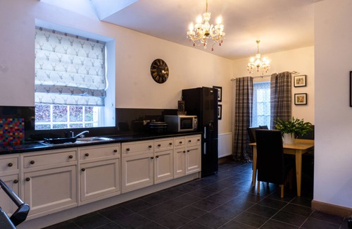 Cupar House | Newton Manor House - Luxury Retreat Sleeps 13