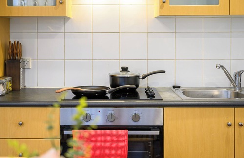 Newtown Apartment | Newtown Close to Univ/Train/Hospital