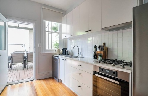 Newtown House | Newtown Nest Chic Terrace Living off King Street