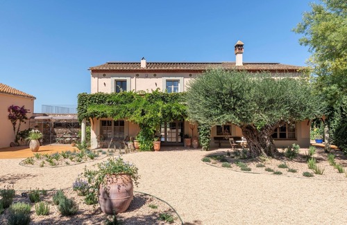 Parlava House | nExceptional country house in Empordá