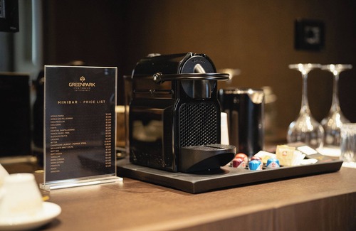 Municipio 2 House | nExecutive Suite with heated pool in the heart of Barin