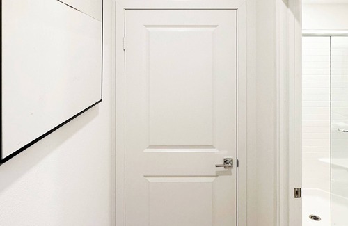 Fontana House | Next-gen Suite Private Entrance
