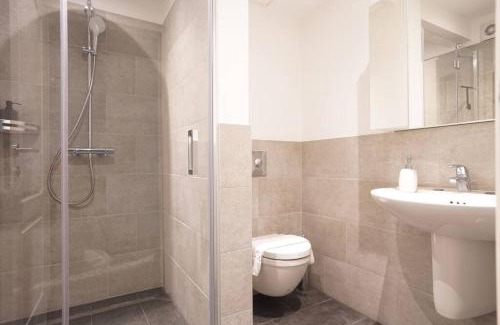 Landstrasse Apartment | Next to Danube Canal, 5 min to city center with Metro