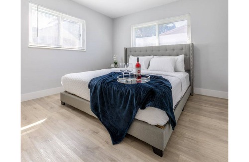 Melaleuca Gardens House | Next to FLL Airport/7min FLL Port Everglades