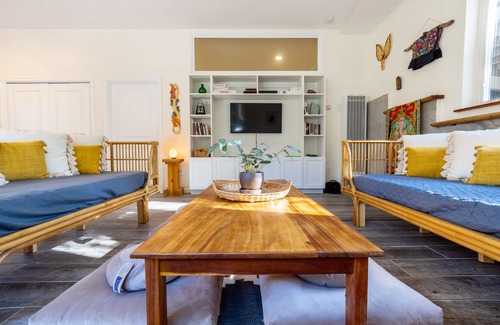 Ojai House | Next to Matilija Creek, swimming holes, hot springs, 10 minutes to DT Ojai!