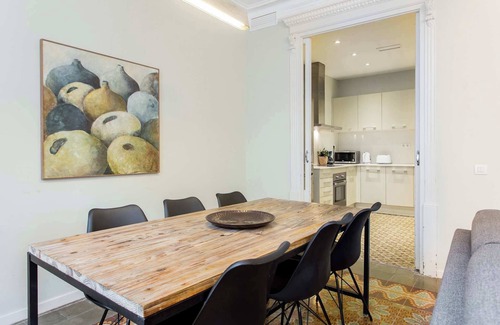 El Raval Apartment | Next to the beach - Las Ramblas 4 bedroom with balcony