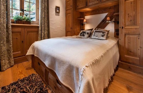 Vodo Cadore House | Next to the entrance hall is a small storage room