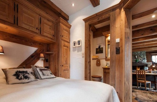 Vodo Cadore House | Next to the entrance hall is a small storage room