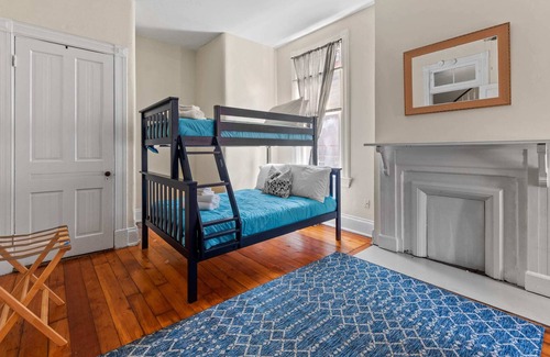 Corryville House | Next to U of Cinn. & Downtown! Queen City Quarters