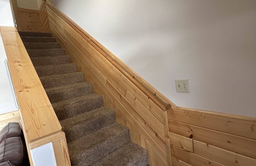 West Yellowstone House | Nez Perce Creek Cabin 122C, Cozy 2 Bedroom 1.5 Bath 6 Blocks to Yellowstone