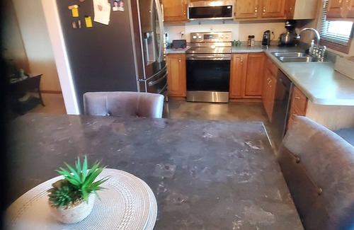 Appleton House | NFL Draft: Close to Lambeau and Appleton & Oshkosh airports. Sleeps 8+
