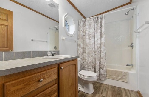 Fremont Cottage | NFL DRAFT WolfRiver Cabin C, 2-Bedrooms, Sleeps 8