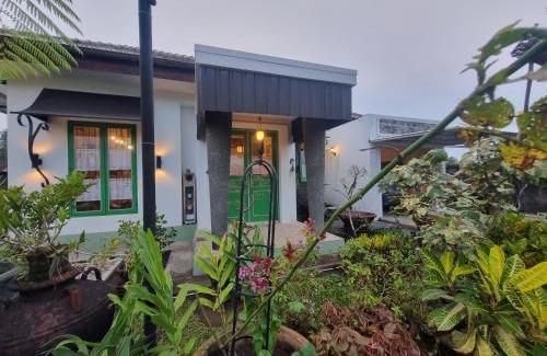 Candi Binangun House | Ngineppo Homestay
