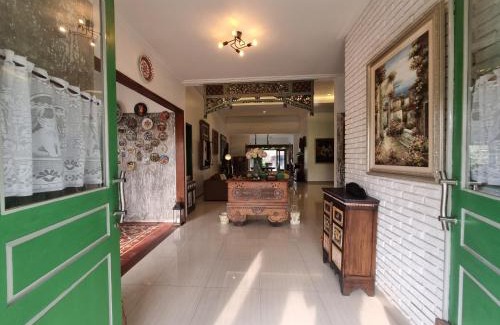 Candi Binangun House | Ngineppo Homestay