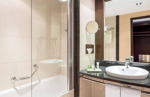 Kaisermuhlen Hotel | NH Danube City