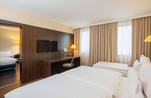 Kaisermuhlen Hotel | NH Danube City