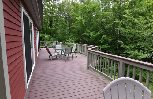 Holderness House | NH Mountain Getaway! Secluded Location Near Squam Lake