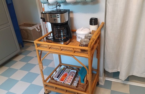 Warrington Cottage | nHalloween family getaway: hidden gem/jacuzzi tub/pet friendly/.Mins. from NAS