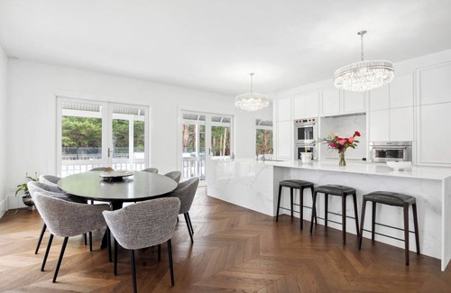 Torquay House | nHeritage Luxury Retreat with Pool, Spa & Gardens