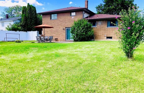 Niagara Falls House | ♥ Niagara Falls: Quiet Neighborhood ♥ A/C, Parking