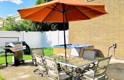 Niagara Falls House | ♥ Niagara Falls: Quiet Neighborhood ♥ A/C, Parking