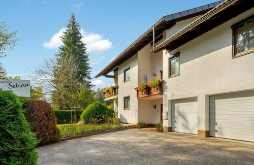 Unterburg am Klopeiner See Apartment | Nice apartment for 4 people with WIFI, TV and balcony