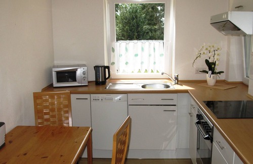 Hetterscheidt Apartment | nice 2 bedroom apartment near Dusseldorf, quiet and central location with sunny balcony