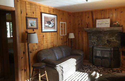 Greer Cabin | Nice 2 bedroom cabin in the heart of Greer.