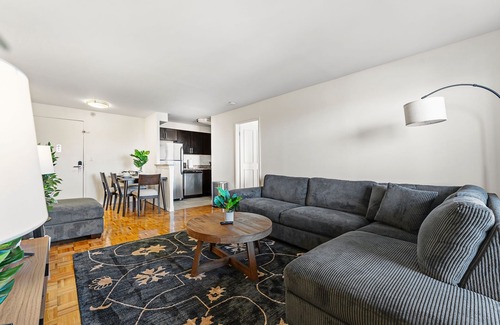 North Brookline Apartment | Nice 2bd/1.5ba near BU 6684