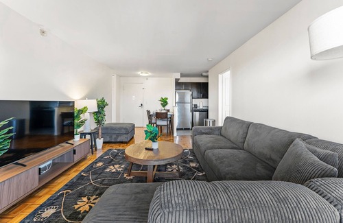 North Brookline Apartment | Nice 2bd/1.5ba near BU 6684