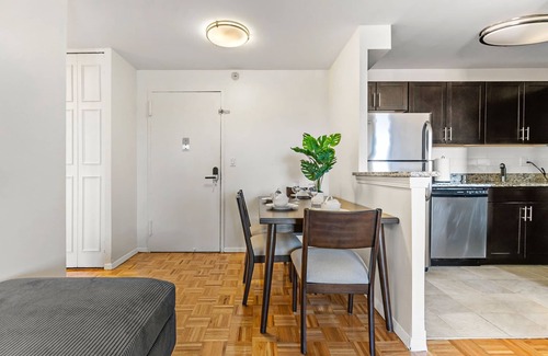 North Brookline Apartment | Nice 2bd/1.5ba near BU 6684