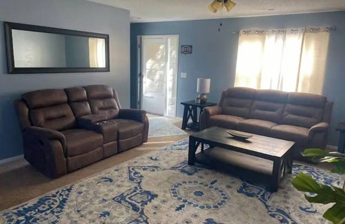 Wichita Apartment | Nice 3 BDR 2 Bth house+Garage+Fenced backyard